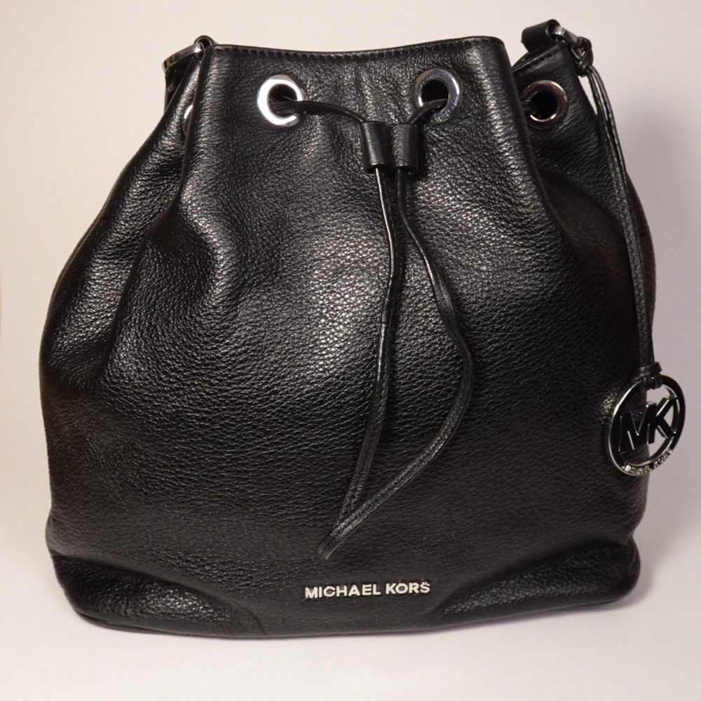 Michael Kors Jules Black Pebbled Leather Drawstring Bucket Shoulder Bag